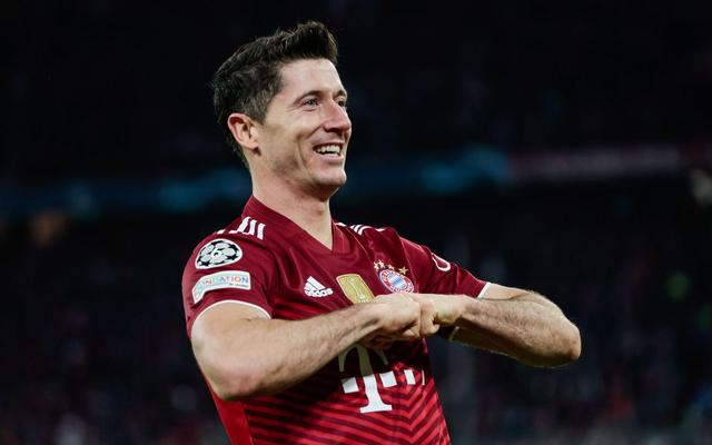 吉格斯：巴萨在2000年曾试图签下我，弗格森爵士让他们滚蛋（吉格斯：2000年巴萨试图引进我，弗格森当场回绝）