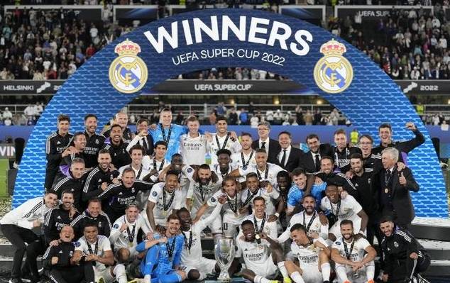 掘金约基奇三双末节爆发（约基奇砍下三双 末节发威助掘金）