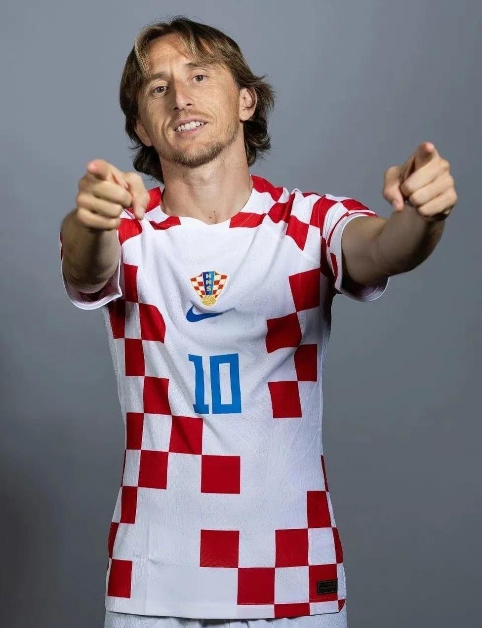 皇马官方：米利唐左腿股二头肌撕裂，据悉他将缺阵三个半月（皇马官宣：米利唐左腿股二头肌撕裂，预计休战约三个半月）