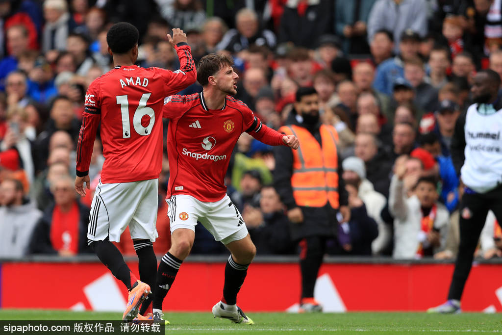 德劳伦蒂斯：孔蒂正带领球队重回正轨，球员也听从了他的指示（德劳伦蒂斯：孔蒂率队回到正轨，球员严格执行其要求）