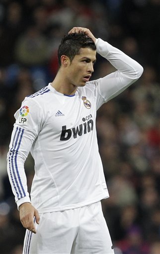 外线手感火热！麦克布莱德替补命中7记三分砍下22分3篮板（替补发威！麦克布莱德外线7记三分轰下22分3篮板）