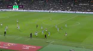 克尼佩尔超高难度后仰三分命中，黄蜂&猛龙进入加时赛！（克尼佩尔后仰高难三分飙中，黄蜂与猛龙战至加时！）